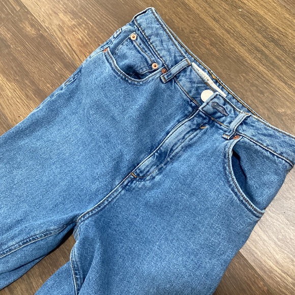 Jean - Picture 2 of 5